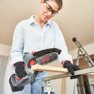 Akumulatorowa mini pilarka łańcuchowa AL-KO CSM 1815 18 V