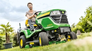 Traktor ogrodowy John Deere X350R