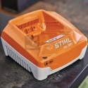 Szybka ładowarka STIHL AL 301 11398893 EA094305500 Szybka ładowarka STIHL AL 301 11398893 EA094305500