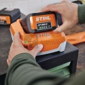 Szybka ładowarka STIHL AL 301 11398893 EA094305500 Szybka ładowarka STIHL AL 301 11398893 EA094305500