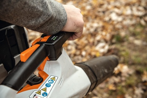 Dmuchawa akumulatorowa STIHL BGA 200